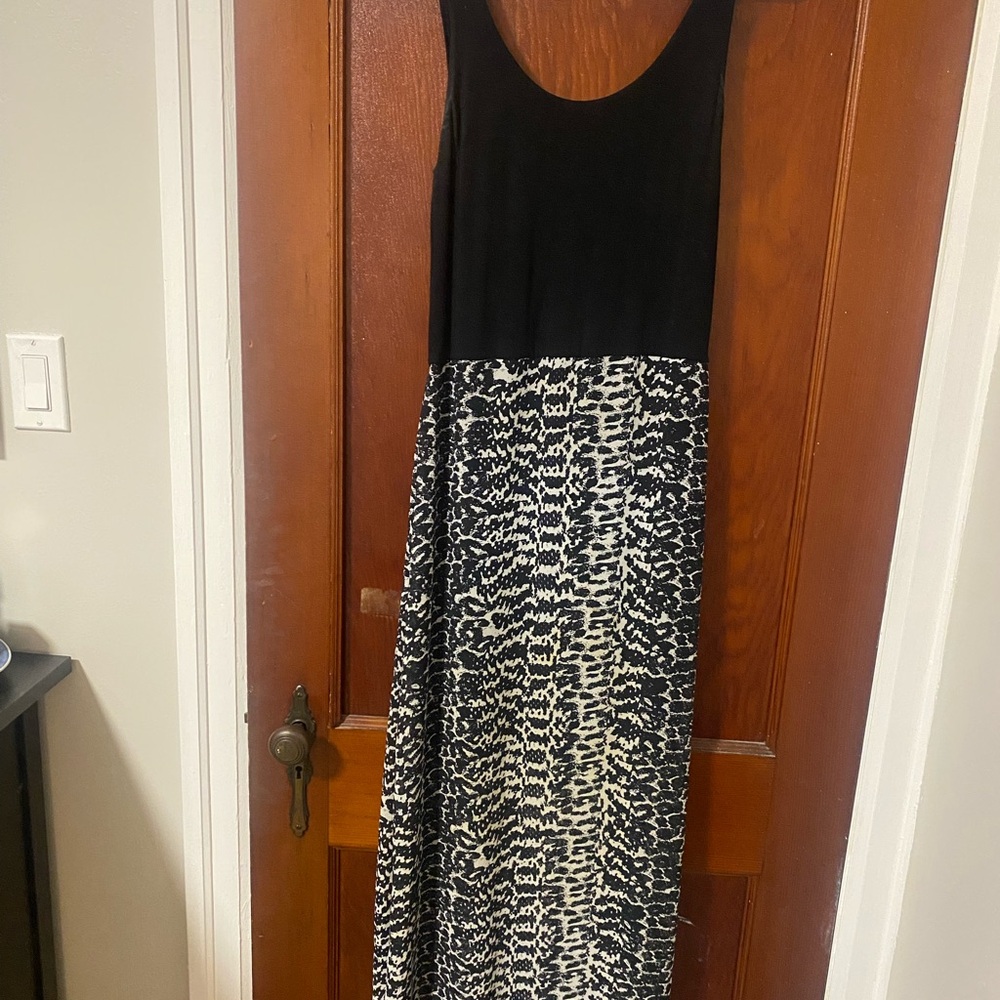 Elegant Black and White Maxi Dress
